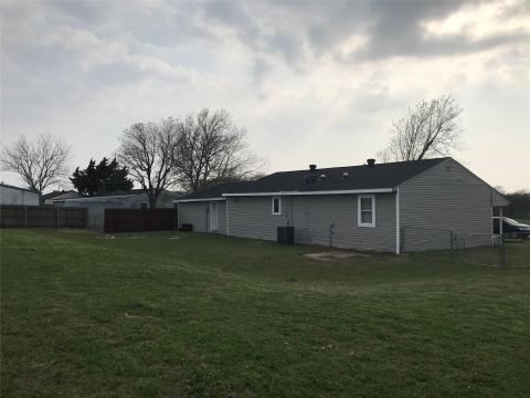 303 Raymond Street, Farmersville, TX 75442 — photo 3