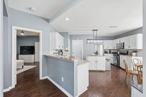 537 Purdue Drive, Lewisville, TX 75067 — photo 2