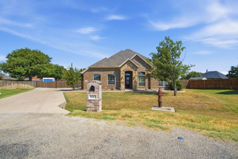 3112 White Horse Court, Granbury, TX 76049 — photo 2