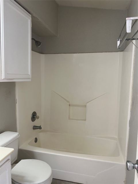 701 W Sycamore Street 304, Denton, TX 76201 — photo 3