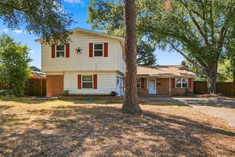 1802 Tulip Drive, Arlington