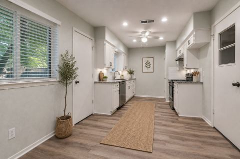 1902 Glenwick Lane, Irving, TX 75060 — photo 3