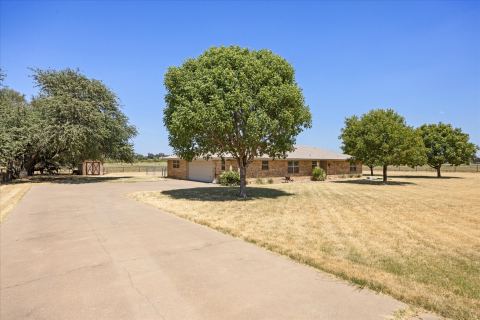 330 Reed Road, Granbury, TX 76049 — photo 3