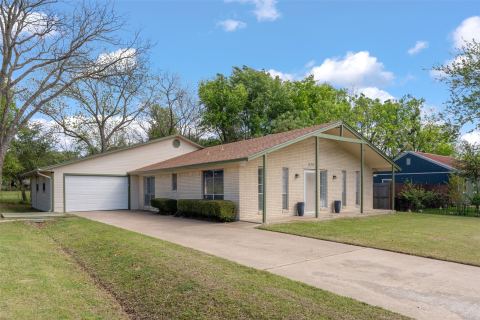 529 E Kempner, Mabank