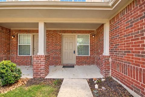 7408 Lazy Spur Boulevard, Fort Worth, TX 76131 — photo 2