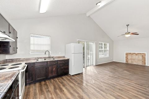 810 Bitter Creek Drive, Dallas, TX 75217 — photo 2