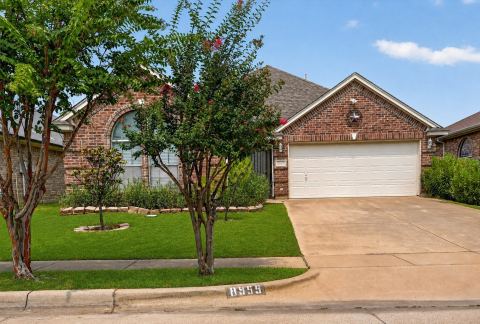 8955 River Falls Drive, Fort Worth, TX 76118 — photo 3
