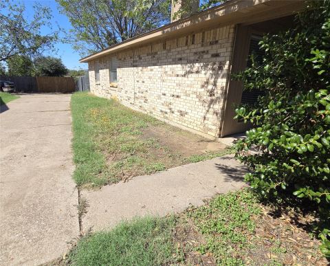 2400 Monte Carlo Drive A, Arlington, TX 76015 — photo 2