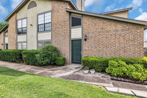 332 W Harwood Road B, Hurst, TX 76054 — photo 3