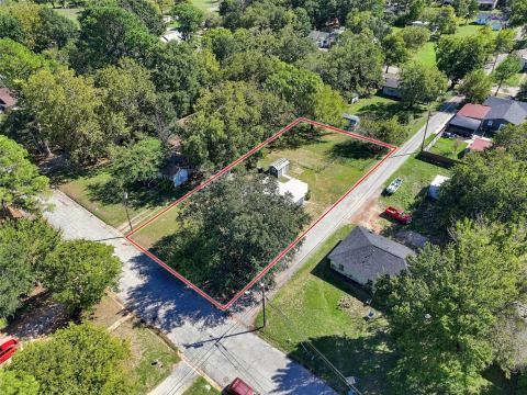2530 W Elm Street, Denison, TX 75020 — photo 2