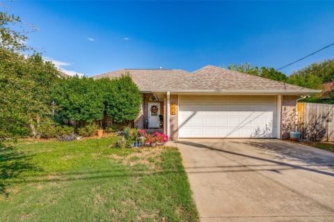 616 N Cherry Street, Aubrey
