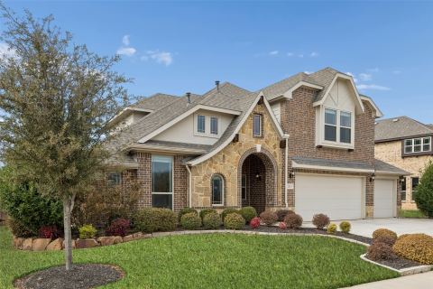 203 Oakcrest Drive, Justin, TX 76247 — photo 2