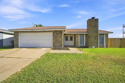4205 Longstraw Drive, Fort Worth, TX 76137 — photo 2