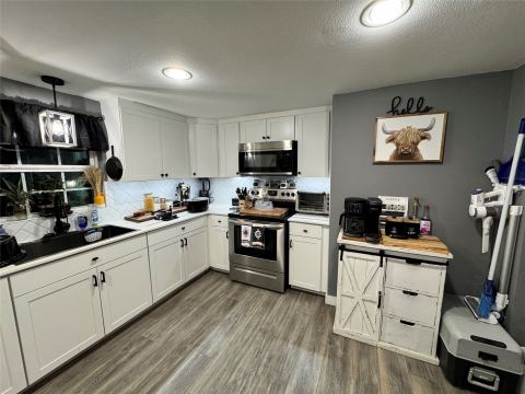 109 W Morning Dove Drive, Azle, TX 76020 — photo 2