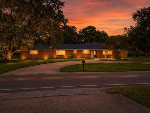 600 E Liberty Street, Pilot Point, TX 76258 — photo 2