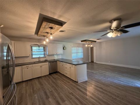 1412 Hillcrest Street, Ennis, TX 75119 — photo 3