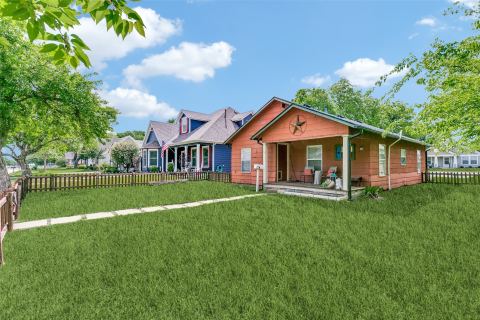 612 E Wall Street, Grapevine, TX 76051 — photo 3