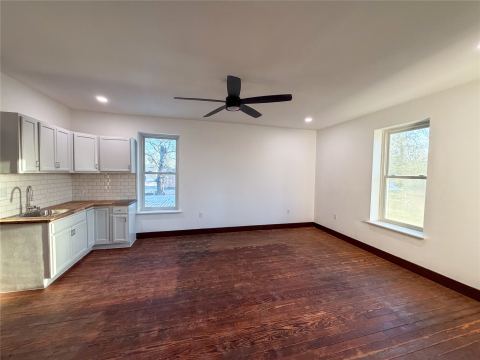 107 E Stone Street B, Collinsville, TX 76233 — photo 3
