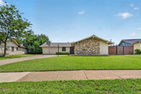 1744 Gross Road, Dallas
