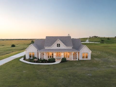 11032 Gregory Road, Sanger, TX 76266 — photo 2