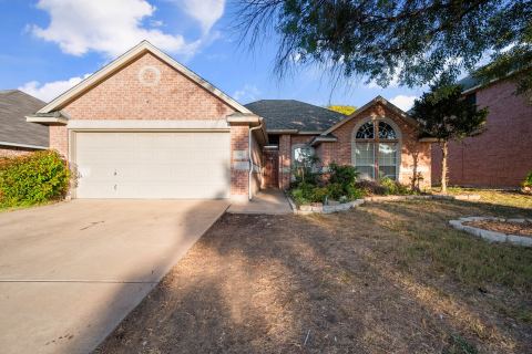 309 Shane Lane, Burleson