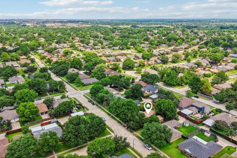 113 E Bancroft Drive, Garland, TX 75040 — photo 2