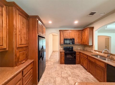 121 Rey Del Mar Circle, Weatherford, TX 76085 — photo 2