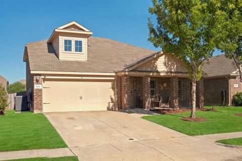 2015 Crosby Drive, Forney