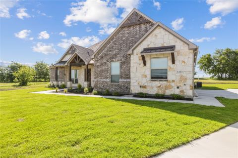 8400 Stallion Drive, Godley, TX 76044 — photo 3