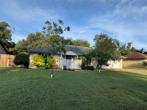 1104 Dove Hollow Road, Granbury