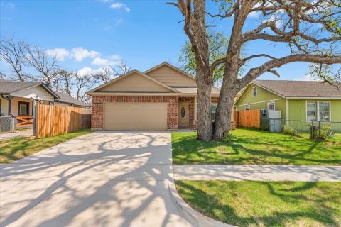 804 N Chandler Drive, Fort Worth, TX 76111 — photo 2