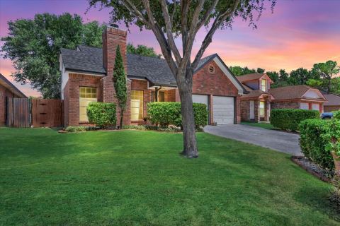 215 Ironbark Drive, Arlington, TX 76018 — photo 2