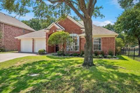 412 Manders Court, Irving, TX 75063 — photo 2