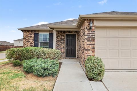 1301 Waggoner Drive, Aubrey, TX 76227 — photo 3
