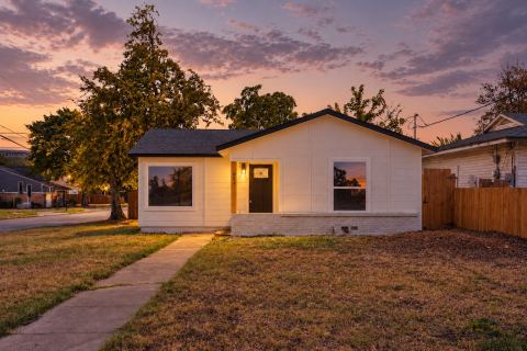 621 Truman Street, Arlington, TX 76011 — photo 2