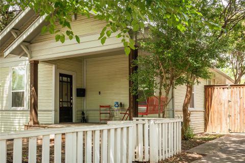 526 S Edgefield Avenue, Dallas, TX 75208 — photo 2