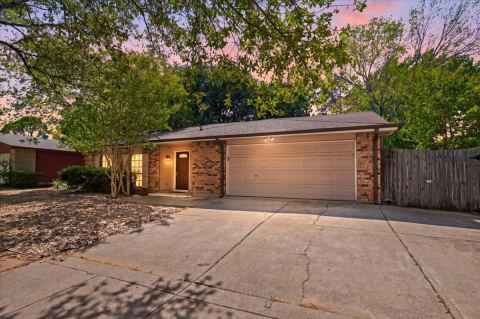 2614 Creekview Drive, Arlington, TX 76016 — photo 2