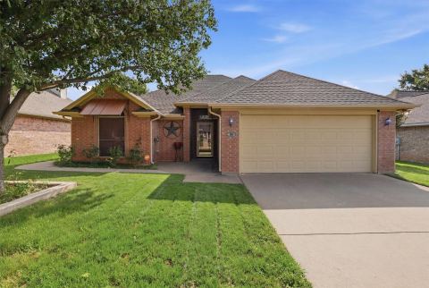 708 Hillcrest Drive, Cleburne, TX 76033 — photo 3
