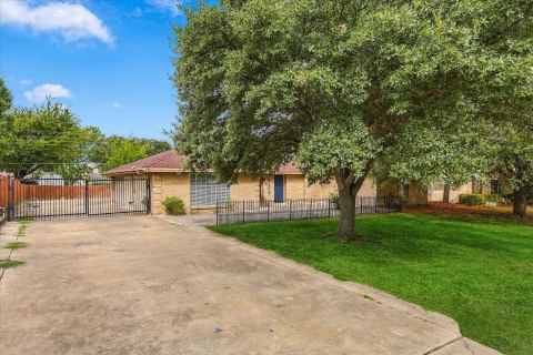 6408 Chapman Drive, Greenville, TX 75402 — photo 2