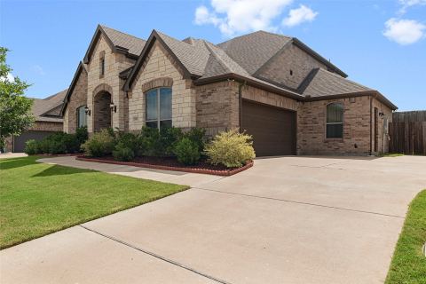 1953 Silver Falls Drive, Burleson, TX 76028 — photo 2