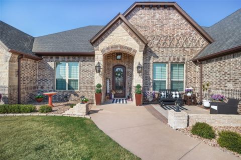 329 Kenyon Court, Granbury, TX 76049 — photo 3