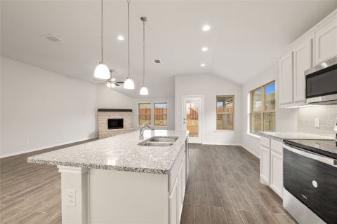 635 Frio Lane, Aubrey, TX 76227 — photo 2