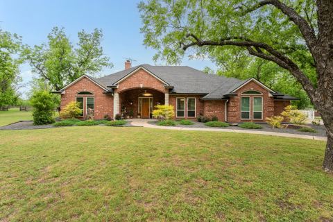 10008 Flight Plan Drive, Granbury, TX 76049 — photo 3
