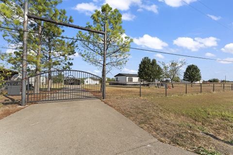 1222 Anglin Way, Terrell