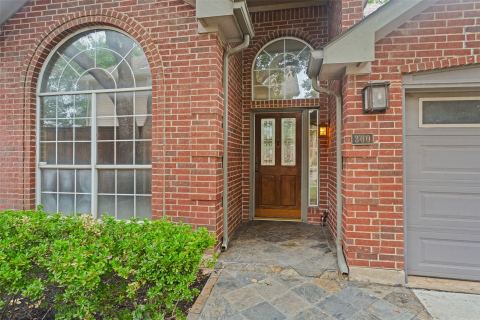 300 Black Rock Court, Irving, TX 75063 — photo 2