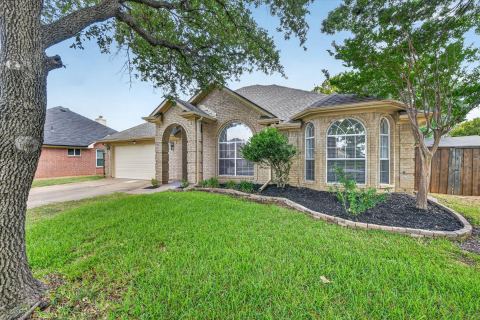6740 Old Mill Court, North Richland Hills, TX 76182 — photo 2