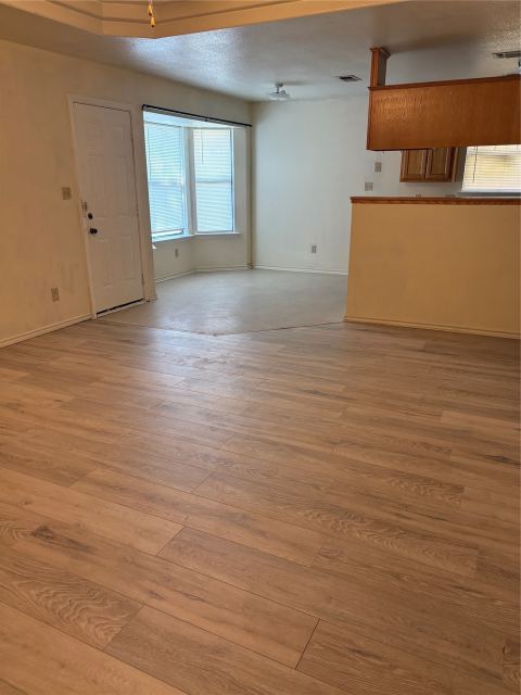 1007 N Howeth Street, Gainesville, TX 76240 — photo 3