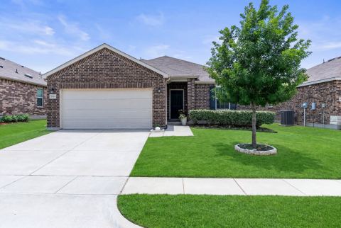 1424 Vernon Drive, Aubrey, TX 76227 — photo 3