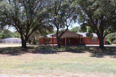 4315 Waples Road, Granbury