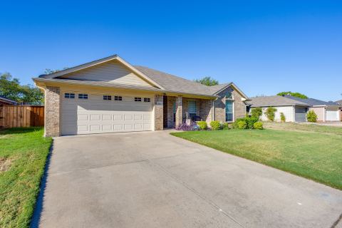 138 Adams Drive, Crowley, TX 76036 — photo 2